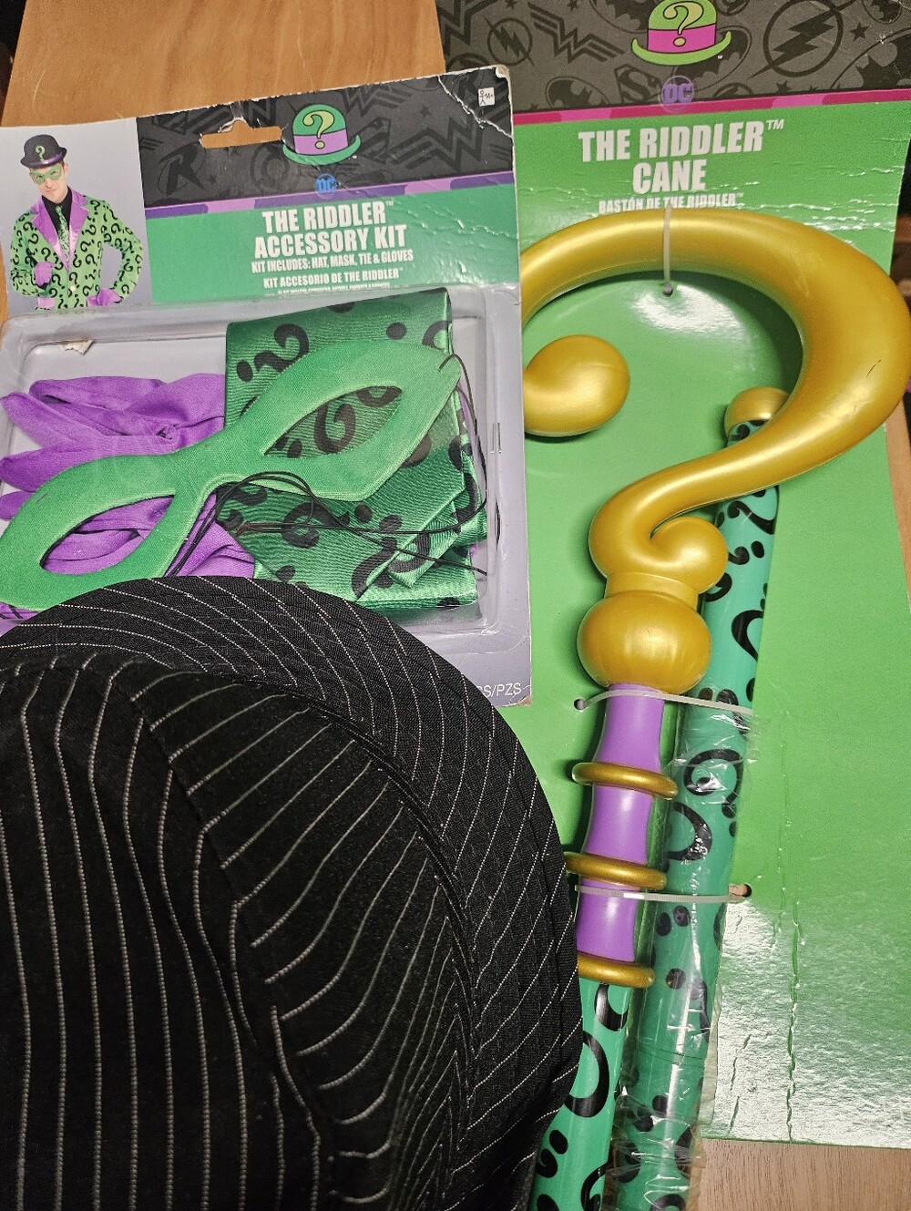The Riddler Accessory Kit & Cane Set - Green and Purple Riddler Costume Props - Picture 16 of 16